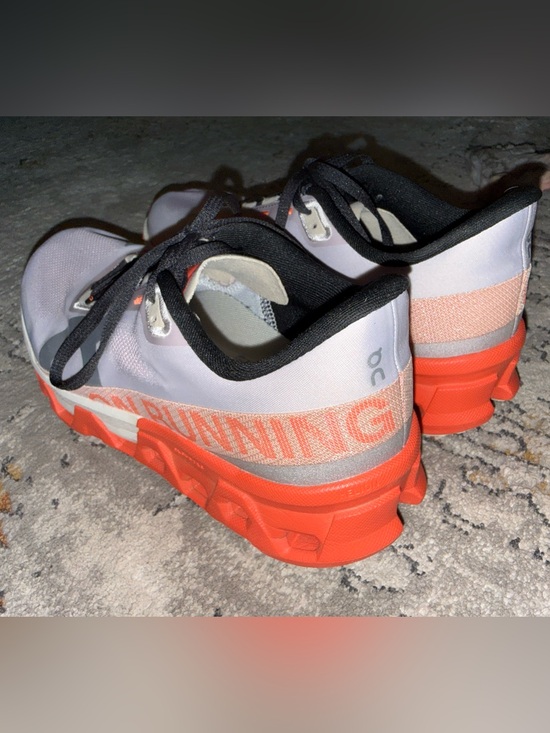 On Clouds Shoes - On Cloud Cloudrunner size 8